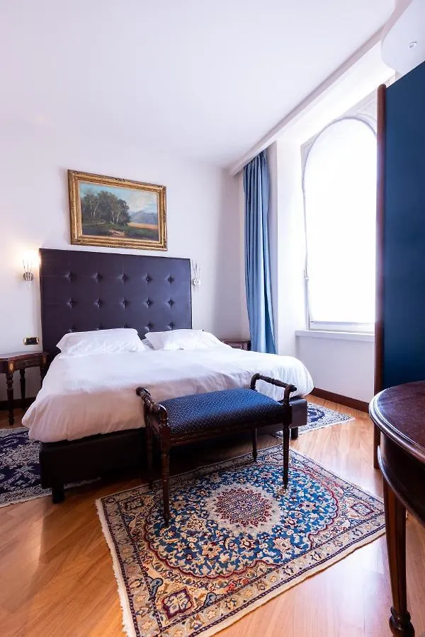 פאביה Hotel Moderno