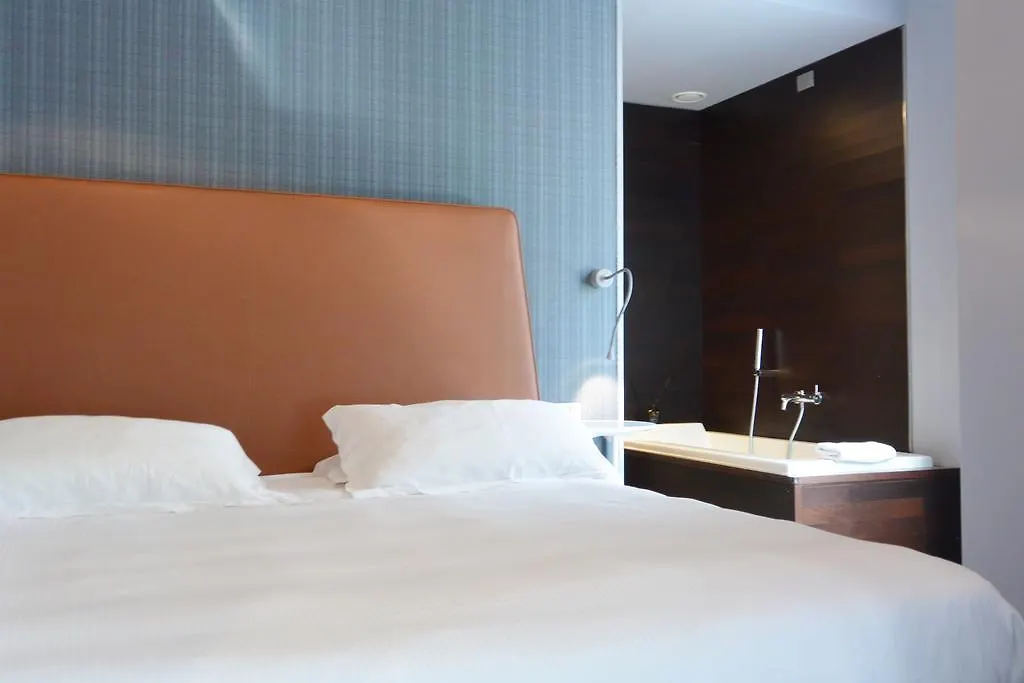 פאביה Hotel Moderno